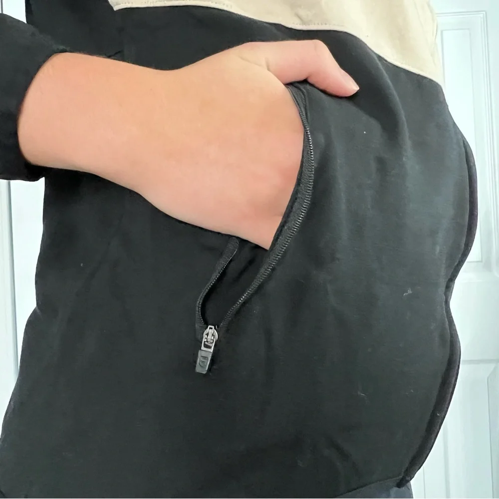 Rise Sportswear Zip-Up Beige/Black Hoodie with Zip-Up Pockets - Size Large - Picture 2 of 8